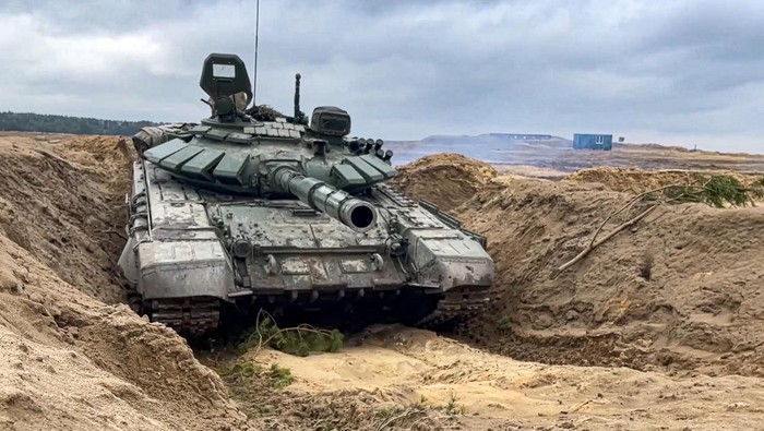 Ini Deretan Alat Tempur Rusia yang Diisukan Mau Invasi Ukraina Besok Intelijen AS laporkan adanya indikasi Rusia akan serang Ukraina pada Rabu (16/2) pekan ini. Sebelumnya Rusia diketahui telah gelar latihan militer besar-besaran