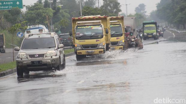 jalan raya porong banjir
