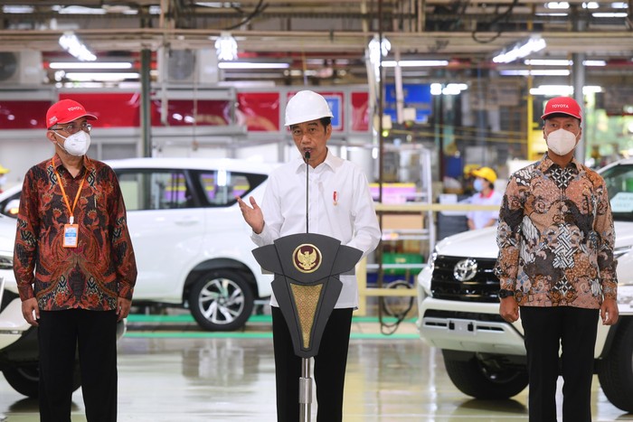 Presiden Joko Widodo kunjungi Pabrik Karawang Plant 1 TMMIN, sekaligus melepas Toyota Fortuner untuk diekspor ke berbagai negara termasuk Australia.