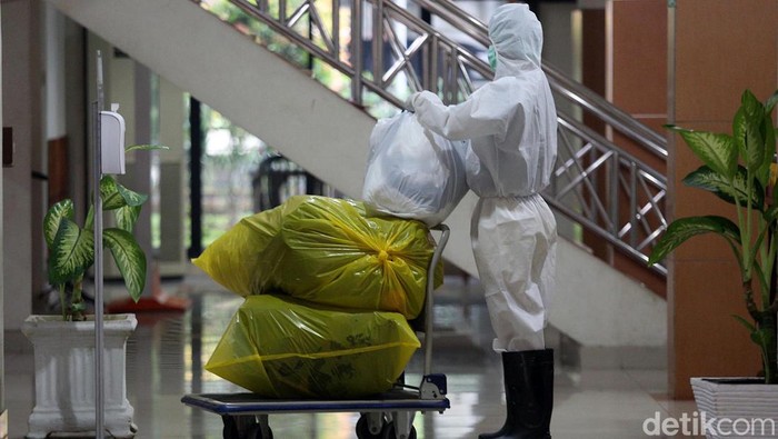 Kasus Corona DKI Naik, 45 Pasien COVID Diisolasi di Graha Wisata TMII Jakarta jadi salah satu daerah yang mencatatkan kenaikan kasus COVID-19. Sebanyak 45 pasien COVID-19 tanpa gejala pun kini diisolasi di Graha Wisata TMII.