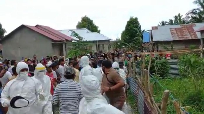 Keluarga bawa kabur jenazah COVID di Maluku (Dok. Istimewa)