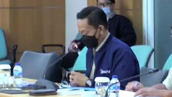 Kepala BPBD Isnawa saat rapat bersama Komisi A DPRD DKI Jakarta