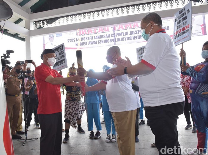 Kirab obor virtual dan ekspresi seni budaya Pekan Special Olympic Nasional (PeSONas) 2022, tiba di Boyolali, Selasa (15/2/2022).