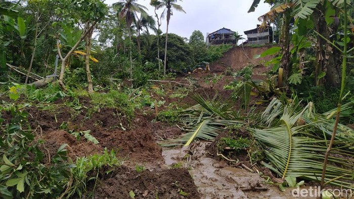 Kondisi terkini tanah longsor di Desa Klepu, Kecamatan Pringsurat, Kabupaten Temanggung, Selasa (15/2/2022).