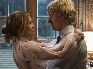 Review Marry Me: Ketika Rakyat Jelata Menikah dengan Idol