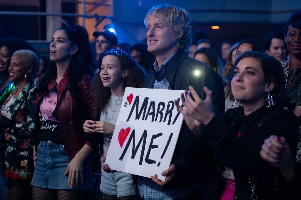 Marry Me diperankan Jennifer Lopez dan Owen Wilson, sebuah komedi romantis yang menyenangkan.