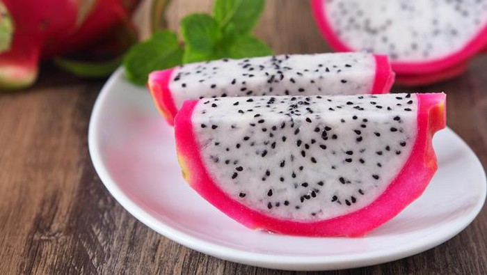 5 Manfaat Rutin Mengonsumsi Buah Naga, Termasuk Bikin Kulit Sehat