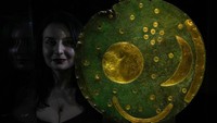 Nebra Sky Disc yang berasal dari sekitar tahun 1600 SM, dan merupakan representasi kosmos tertua yang masih ada.