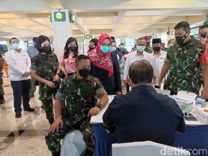 Pangdam Jaya Hadiri Donor Darah dan Santunan Duafa di Kebayoran Lama