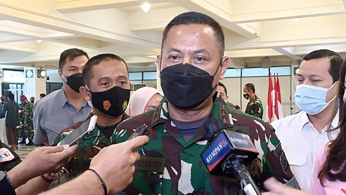Pangdam Jaya Mayjen Untung Budiharto