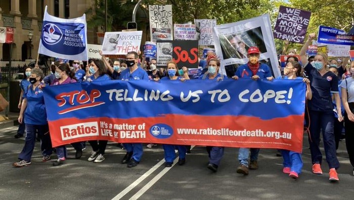 Nurses in Australia protesting against staff shortages and COVID-19 pandemic-related stresses and strains on Feb 15, 2022. (Photo: Twitter/@anmf_federal)
