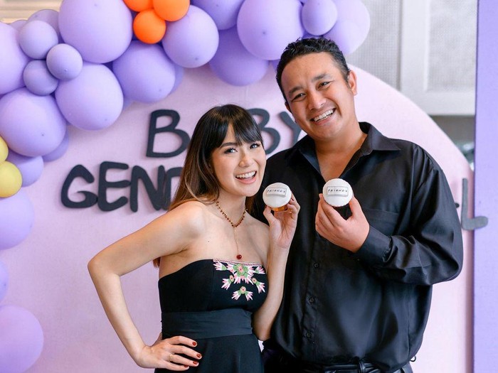 Pesta Gender Reveal  Adiezty Fersa dan Gilang Dirga