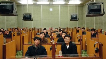 Suasana di sebuah ruang kelas di Pyongyang. Foto: Hufpost