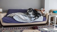 Berulang kali dites COVID-19, hasil tes Kayasan selalu positif Corona. Kondisi tersebut memaksanya untuk tetap diisolasi, baik di RS maupun di rumah.