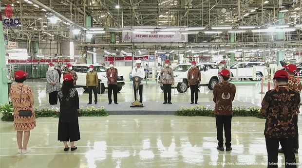 Presiden Joko Widodo (Jokowi) dalam acara Peresmian Pencapaian Produksi Ekspor 2 Juta Unit Toyota, Karawang, Selasa (15/2/2022). (tangkapan Layar via Youtube Sekretariat Presiden)