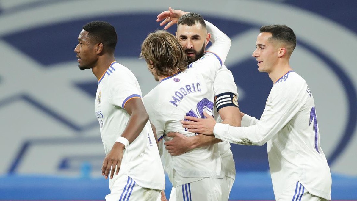 Real Madrid agak kesulitan tanpa Karim Benzema. Bagaimana jika Benzema absen lawan PSG nanti malam? (Foto: Getty Images/Gonzalo Arroyo Moreno)