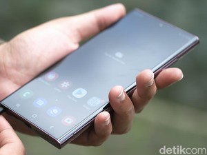 Rahasia Tajamnya Layar Galaxy S22 5G & S22+ 5G Meski di Luar Ruangan