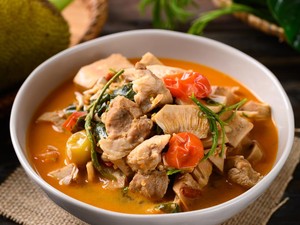 Resep Sayur Nangka Muda Bumbu Merah yang Pedas Sedap