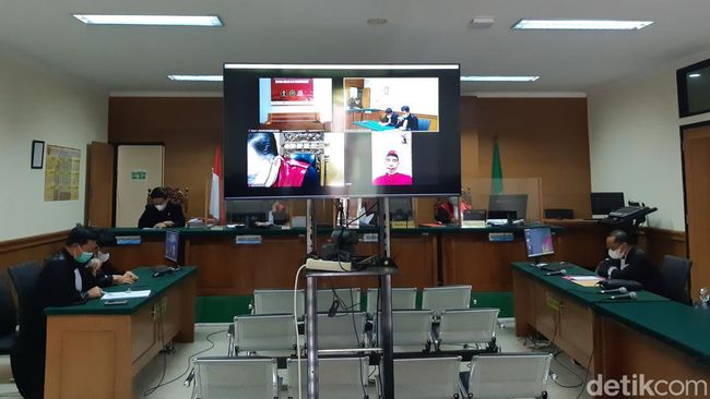 Sidang dakwaan proyek fiktif oleh BUMN PT BKI