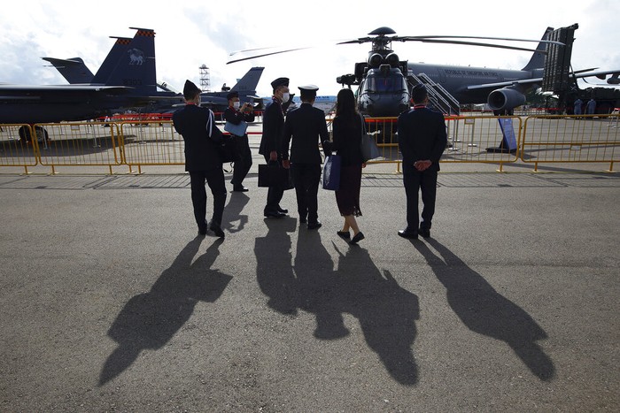 Singapore Airshow Pameran tahunan Singapura Airshow kembali di gelar di kawasan Bandara Changi, 15-18 Februari 2022. Minim pengunjung dengan prokes ketat.
