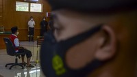 Vonis dibacakan majelis hakim yang dipimpin Yohanes Purnomo Suryo dalam sidang yang digelar di Pengadilan Negeri (PN) Bandung, Jalan LLRE Martadinata, Kota Bandung, Selasa (15/2/2022).