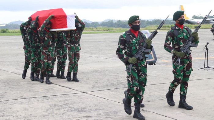 Upacara pelepasan jenazah Kepala BIN Papua (Dok. Istimewa)