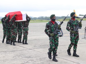 Jenazah Kepala BIN Papua Diterbangkan ke Jakarta