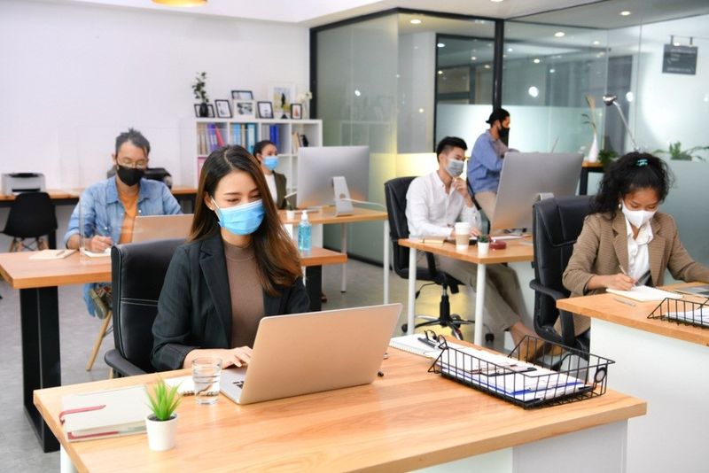 WFO adalah singkatan dari Work From Office. Pemerintah kembali memperpanjang Pemberlakuan Pembatasan Kegiatan Masyarakat (PPKM).
