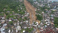 Dilansir AP, terjangan dahsyat tanah longsor tersebut menewaskan sedikitnya 34 orang.