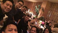 Di Instagramnya, ia pun masih mengunggah kegiatannya yang hadir dalam webinar bersama Raffi Ahmad. Ternyata ia meman sering membagikan kesehariannya. Foto: Instagram @Arielnoah