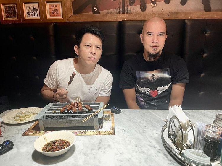 Doyan Sate, Ini Momen Ariel Noah saat Makan Sate di Restoran Ahmad Dhani