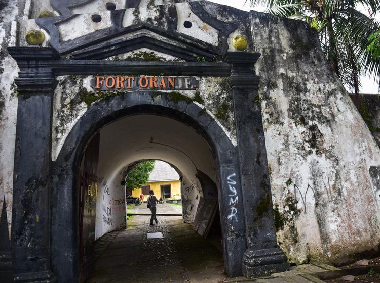 Menyusuri Benteng Peninggalan Belanda di Ternate