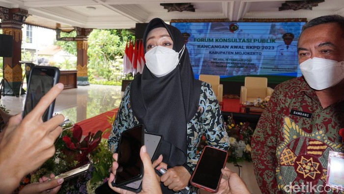 Bupati Mojokerto Ikfina Fahmawati