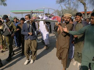Massa yang Rajam Pria Terduga Bakar Al Quran di Pakistan Ditangkap