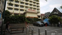 Sejauh ini, mereka yang dirawat di fasilitas ini terdiri dari pasien rentang usia 16-50 tahun serta ibu hamil.