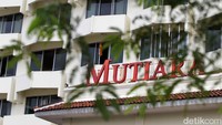 Sekda DIY Kadarmanta Baskara Aji menuturkan, latar belakang difungsikannya hotel ini sebagai shelter adalah adanya kenaikan kasus Covid-19 di wilayah DIY. 
