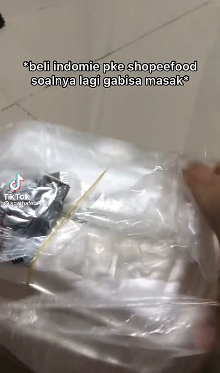 Beli Indomie Rebus, Netizen Ini Diminta Racik Bumbu dan Kuah Sendiri