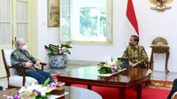 Dalam bidang lingkungan, Bank Dunia juga memberikan dukungan untuk program penanaman kembali mangrove di Indonesia. Menurut Menteri Keuangan, program tersebut bisa menjadi salah satu contoh upaya Indonesia dalam penanganan dampak perubahan iklim.