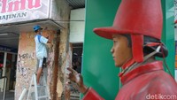 Memperindah tampilan secara visual berupa penataan fasad pertokoan.