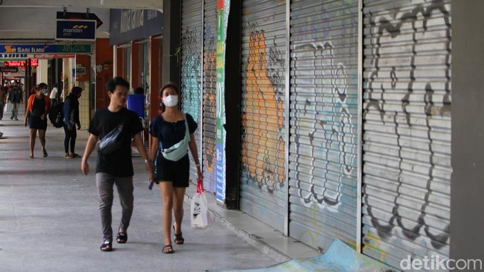 Pemkot Yogyakarta tengah mengencarkan penataan kawasan pertokoan di Malioboro. Hal itu dilakukan untuk memberikan kesan indah dan rapi.