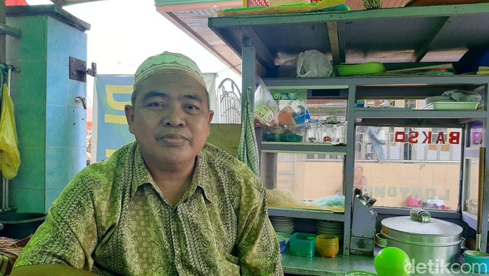 Kisah pria haji bareng istri hingga beli 2 rumah dari hasil jualan bakso keliling (detikSulsel/Nadhir Attamimi)