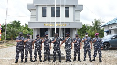 Komandan Lantamal XII Tinjau Posal Paloh dan Temajuk Kalbar