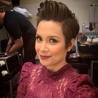Selain aktif di teater musikal, Lea Salonga juga pernah jadi coach untuk peserta ajang adu bakat menyanyi ‘The Voice of the Philippines’. Foto: Instagram/@msleasalonga