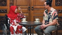 Saat sedang berjuang melawan sakitnya, Dorce sempat datang ke acara Podcast Denny Sumargo dan ngeteh bareng di sana. Foto: Pool/Site News