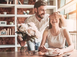 Inspirasi Kado Unik untuk Pacar Sesuai dengan Zodiak
