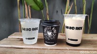 Usai gowes pagi, kamu bisa nongkrong santai sambil berisitirahat. Minuman seperti coffee latte caramel,  kopi susu newbie dan ice mojito mint bisa jadi pilihan Foto: detikFood/Devi S. Lestari