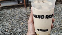 harga minuman dibanderol mulai Rp 10 ribu untuk espresso. Dan untuk racikan kopi dan non kopi dibanderol rata-rata Rp 28 ribu hingga 31 ribu. Foto: detikFood/Devi S. Lestari