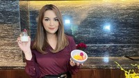 Ola Najla Hilabi sempat punya segudang pengalaman sebagai jurnalis. Ia mampu ditempatkan di berbagai medan, mulai dari siaran program Selamat Pagi Indonesia, Newsline, program bahasa Inggris World News, hingga program politik Election Update. (Foto: dokumen pribadi)