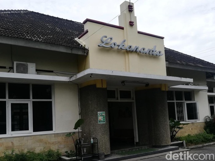 Pabrik piringan hitam dan studio rekaman Lokananta.