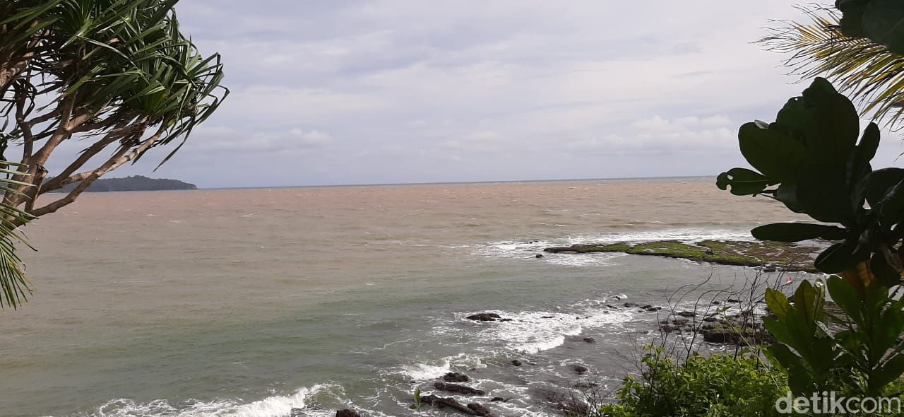 Pantai Karapyak Pangandaran